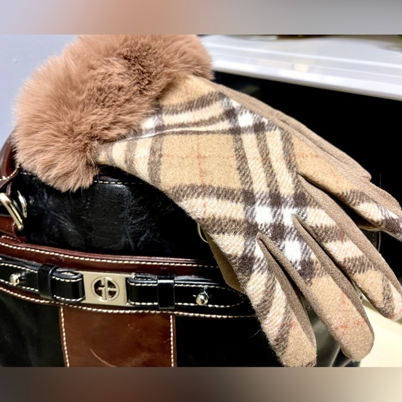 NIP Plaid /fur trimmed Gloves Velvety lined - Picture 3 of 8